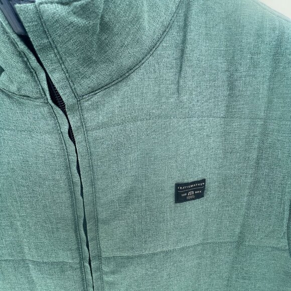 NWT Travis Mathew Clear Cut reversible vest - various sizes - blue/green - Picture 6 of 7